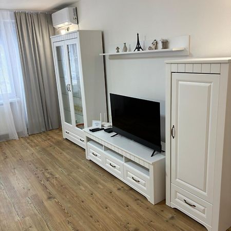 City Heart Luxury Apartment Nové Zámky Buitenkant foto