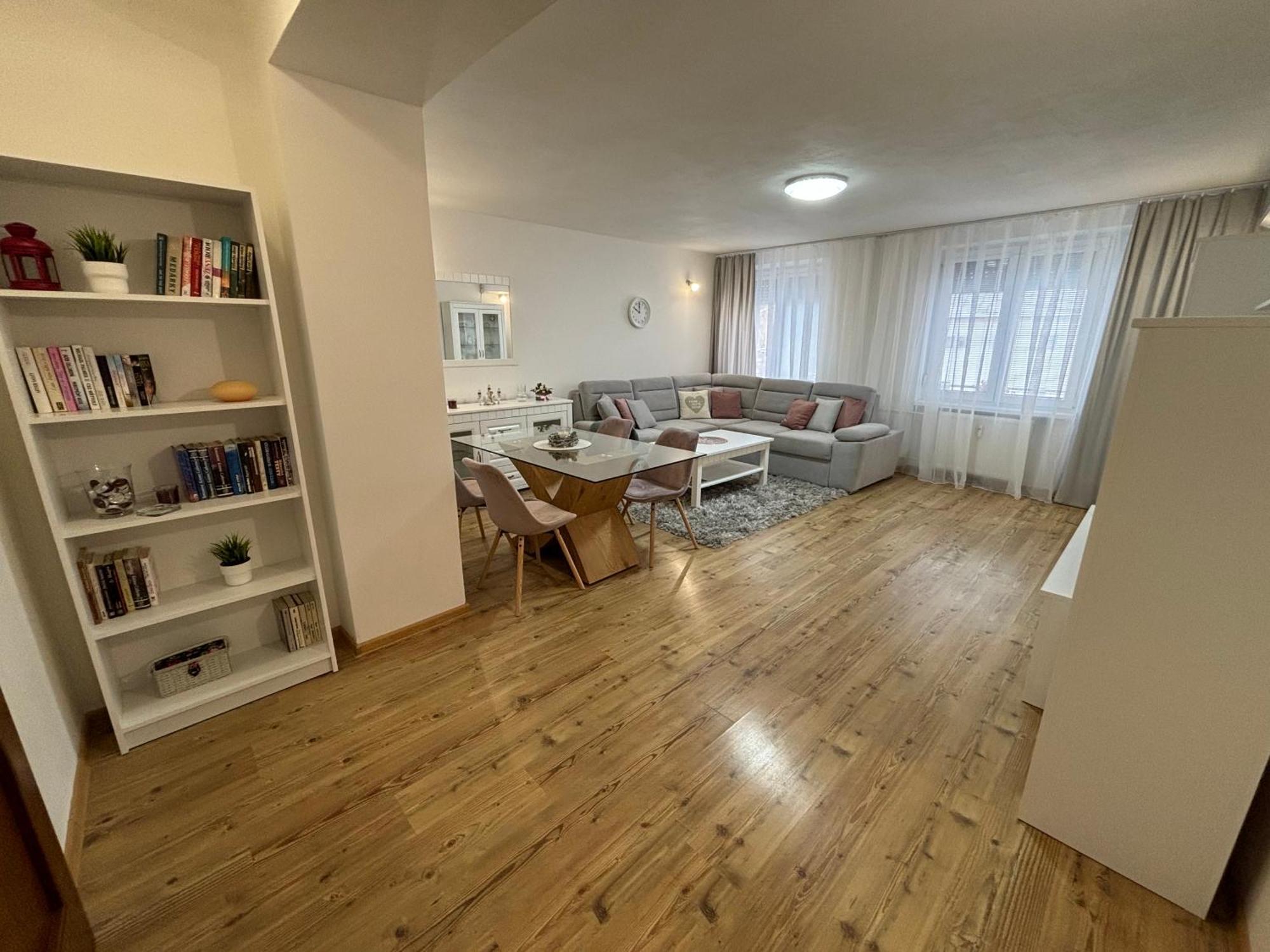 City Heart Luxury Apartment Nové Zámky Buitenkant foto
