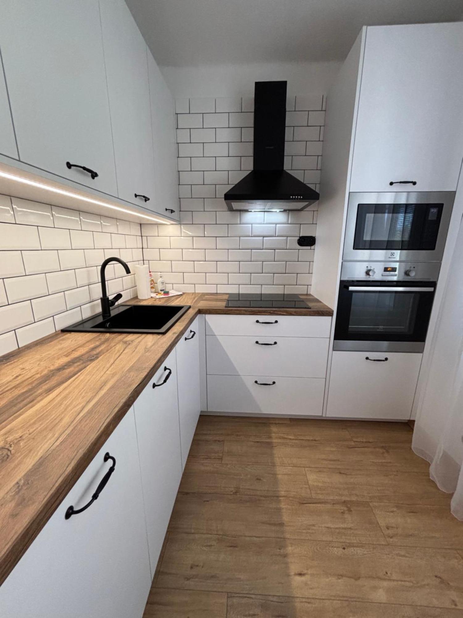 City Heart Luxury Apartment Nové Zámky Buitenkant foto